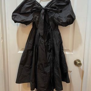 Maternity Puff Sleeved Tied Open Back Dress